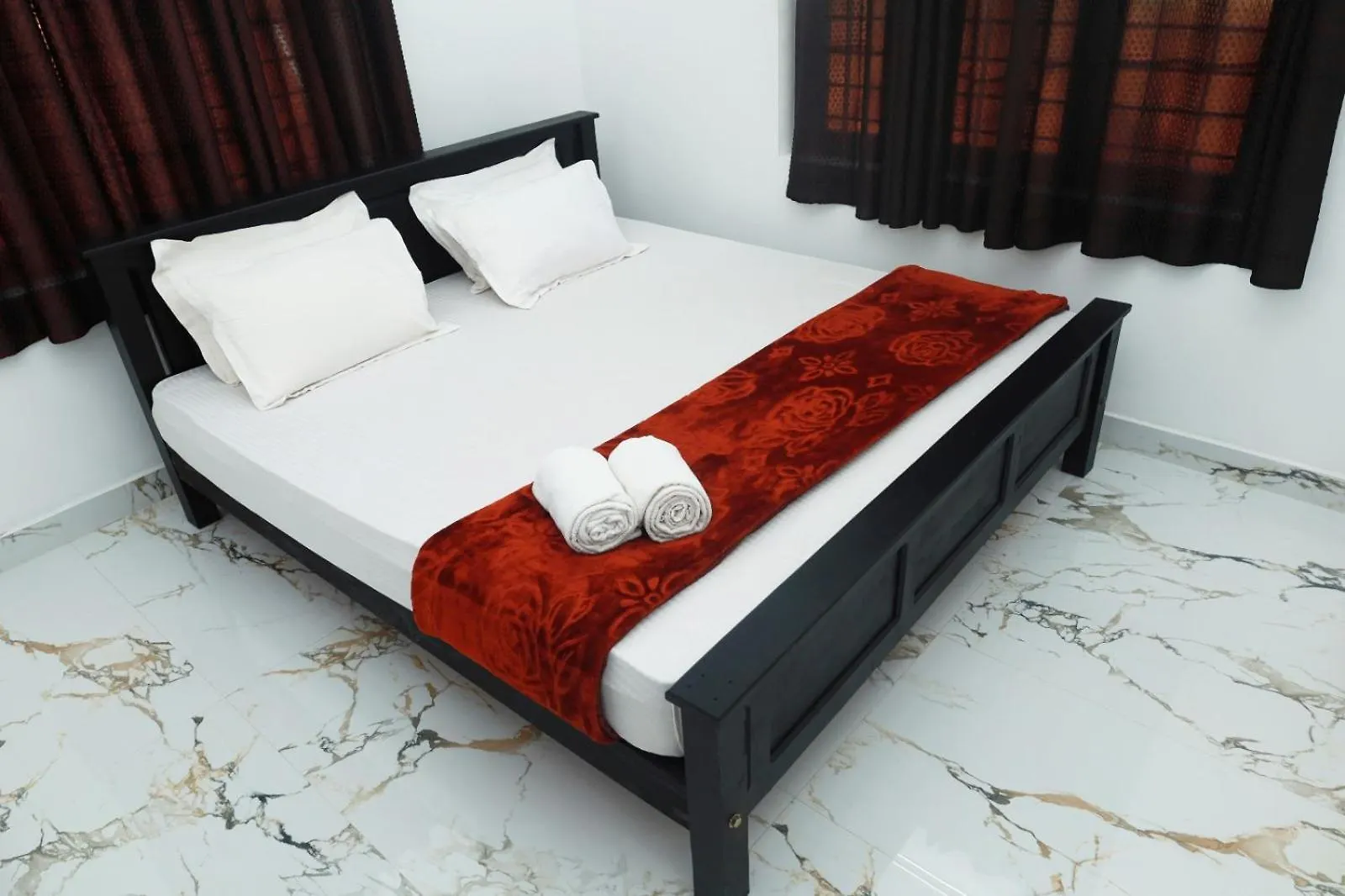 Vrindavan Four Bedrooms Homestay Vagamon Villa